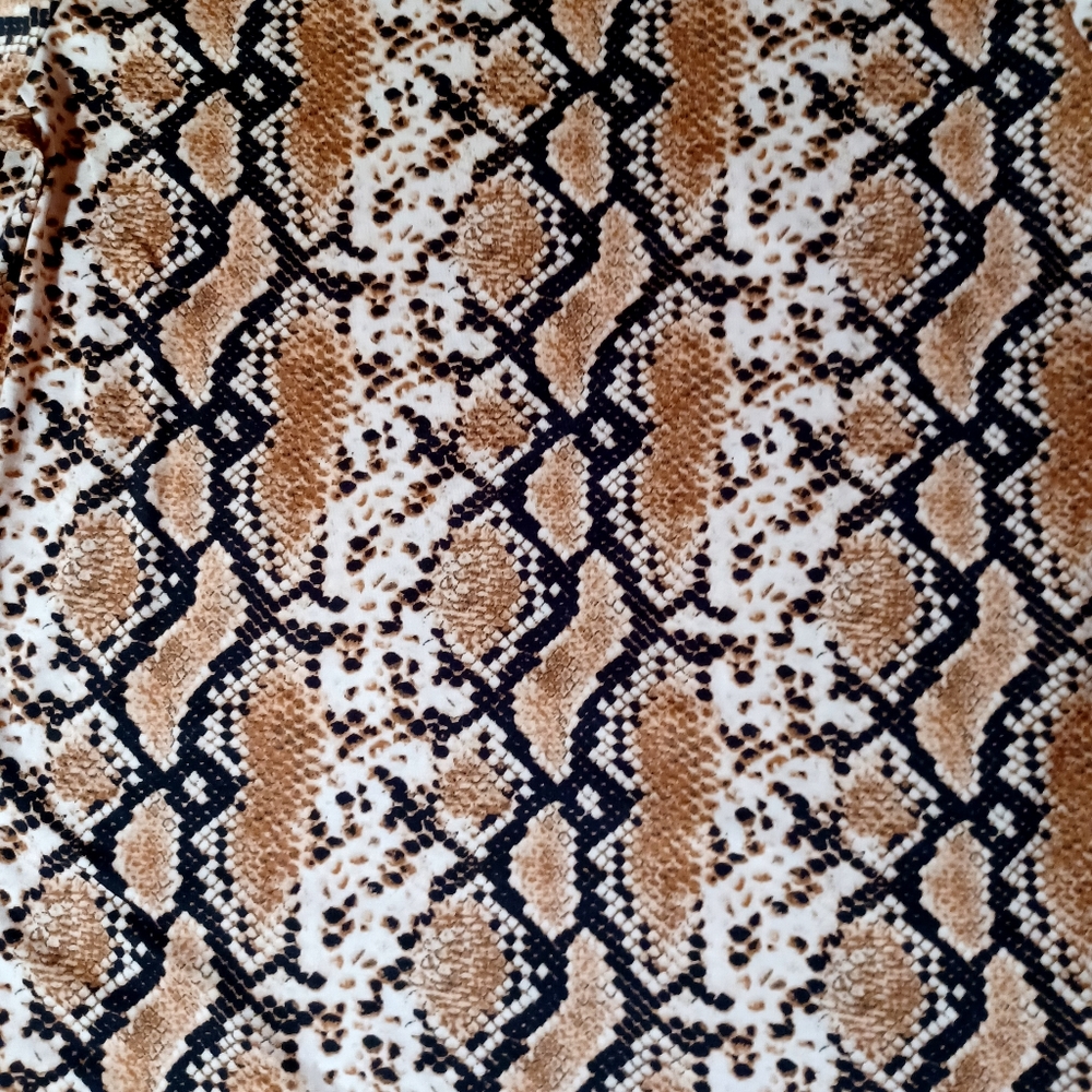 SNAKE Print Short Sleeve Top by Allegra K Women's Small - Picture 2 of 8